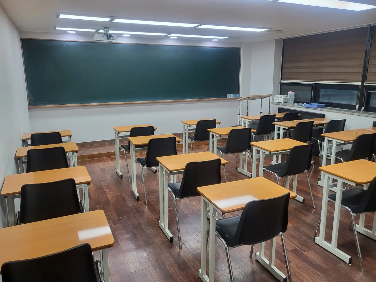 합천군 덕곡면 스터디룸 미팅룸 장비 주변 정밀 위생청소 사례 - 행진크린