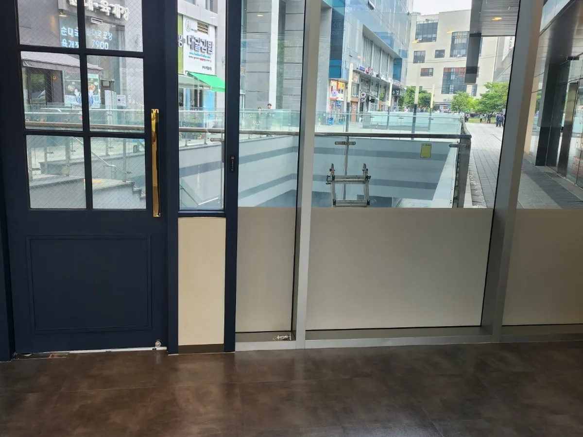 함양군 수동면 현장 출입문·프레임 바닥 위생청소 사례 - 행진크린